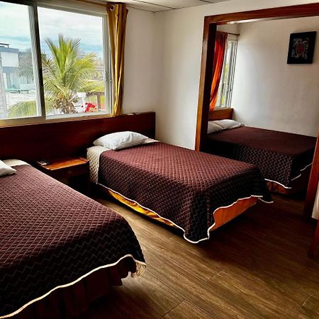 Hostal Muyuyo Puerto Ayora  Eksteriør billede