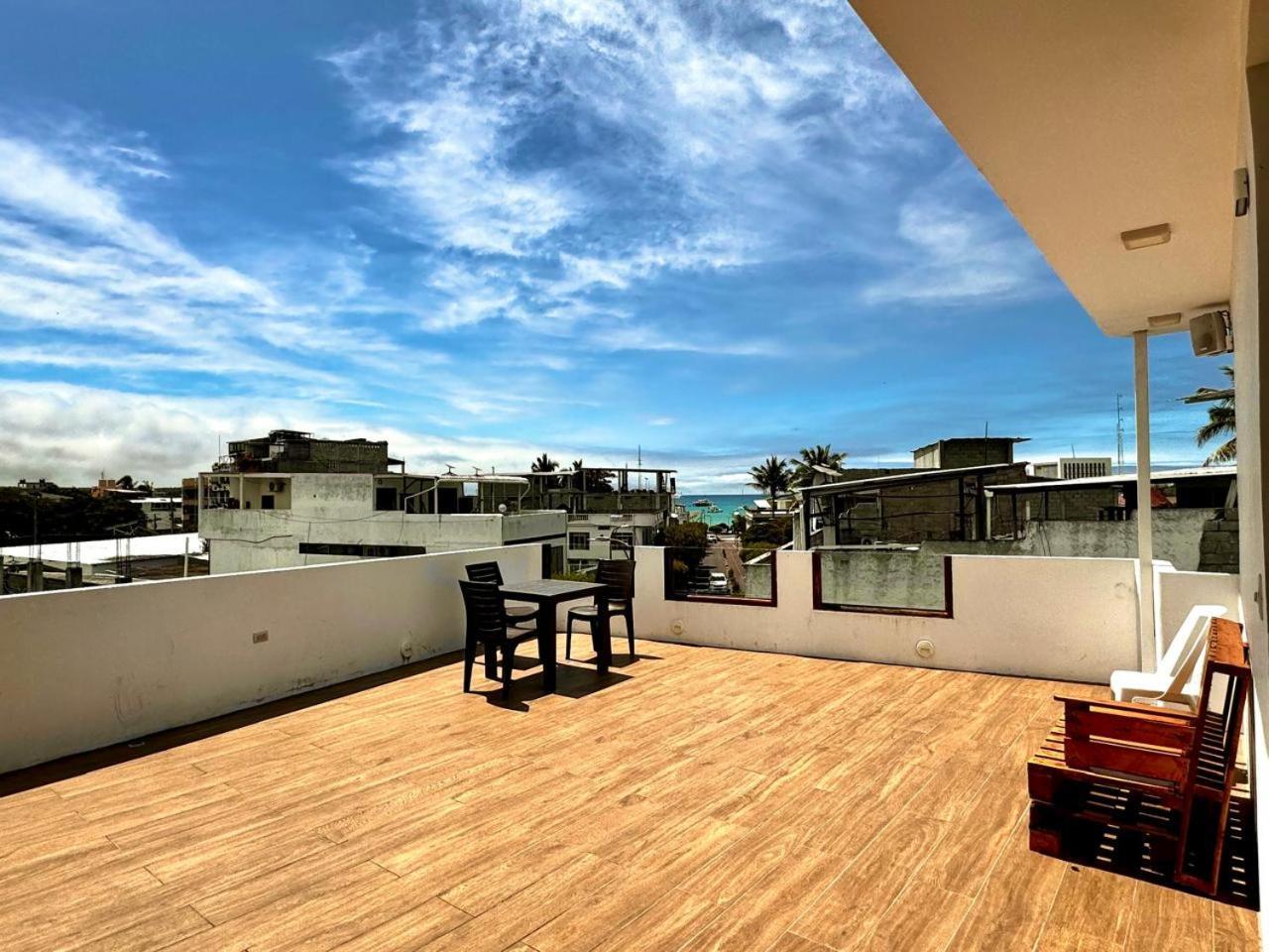 Hostal Muyuyo Puerto Ayora  Eksteriør billede