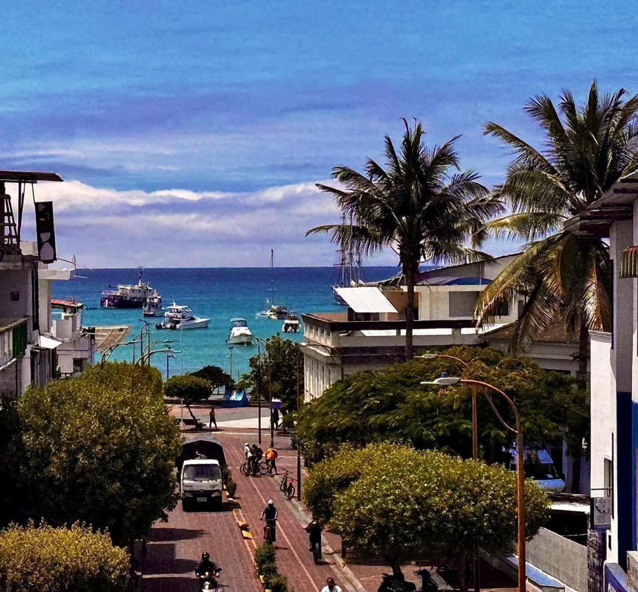 Hostal Muyuyo Puerto Ayora  Eksteriør billede