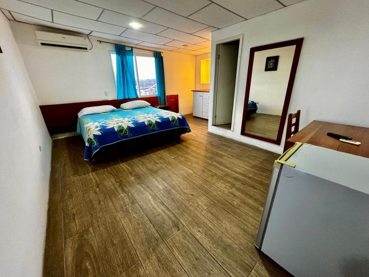 Hostal Muyuyo Puerto Ayora  Eksteriør billede