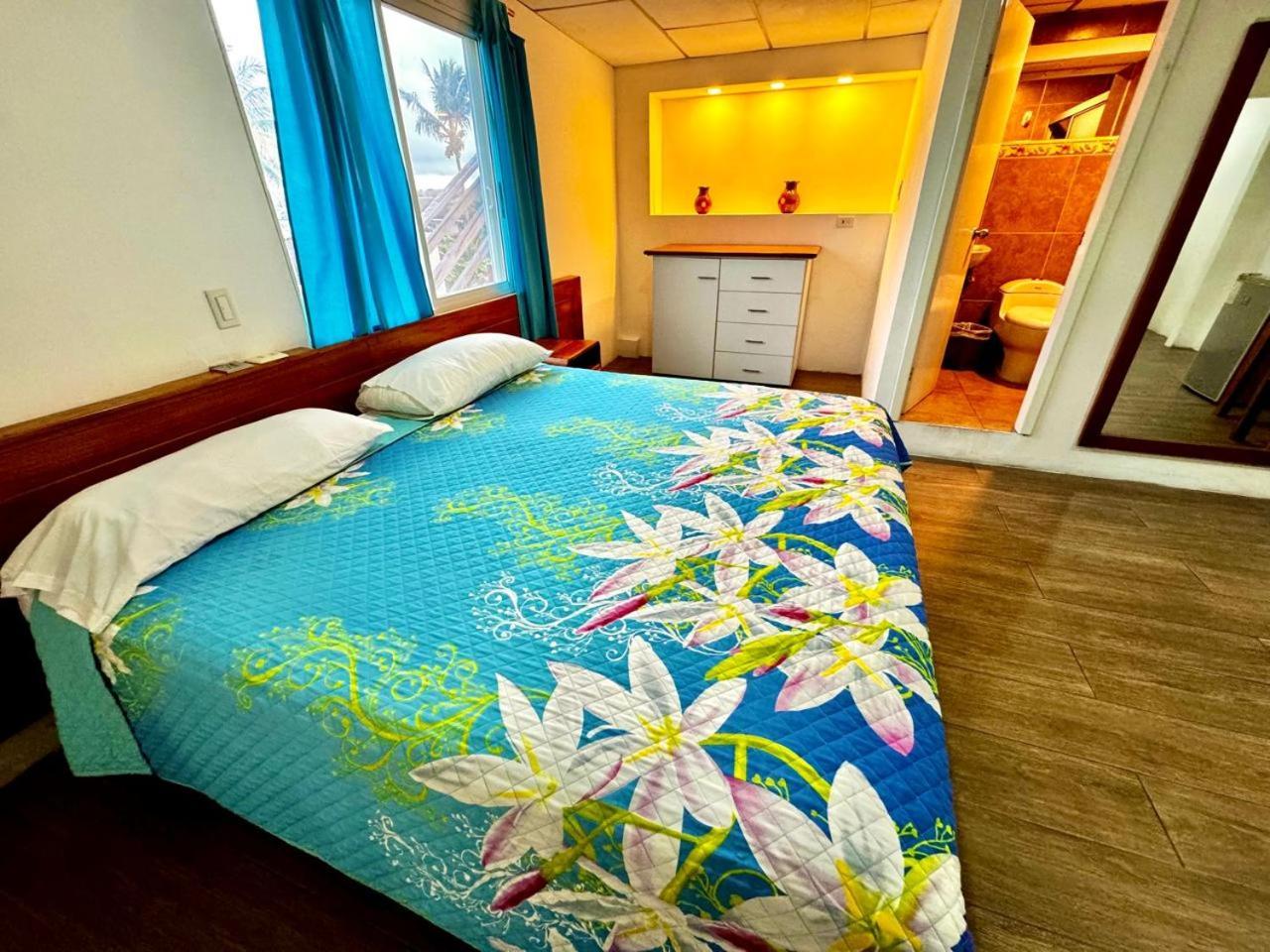 Hostal Muyuyo Puerto Ayora  Eksteriør billede
