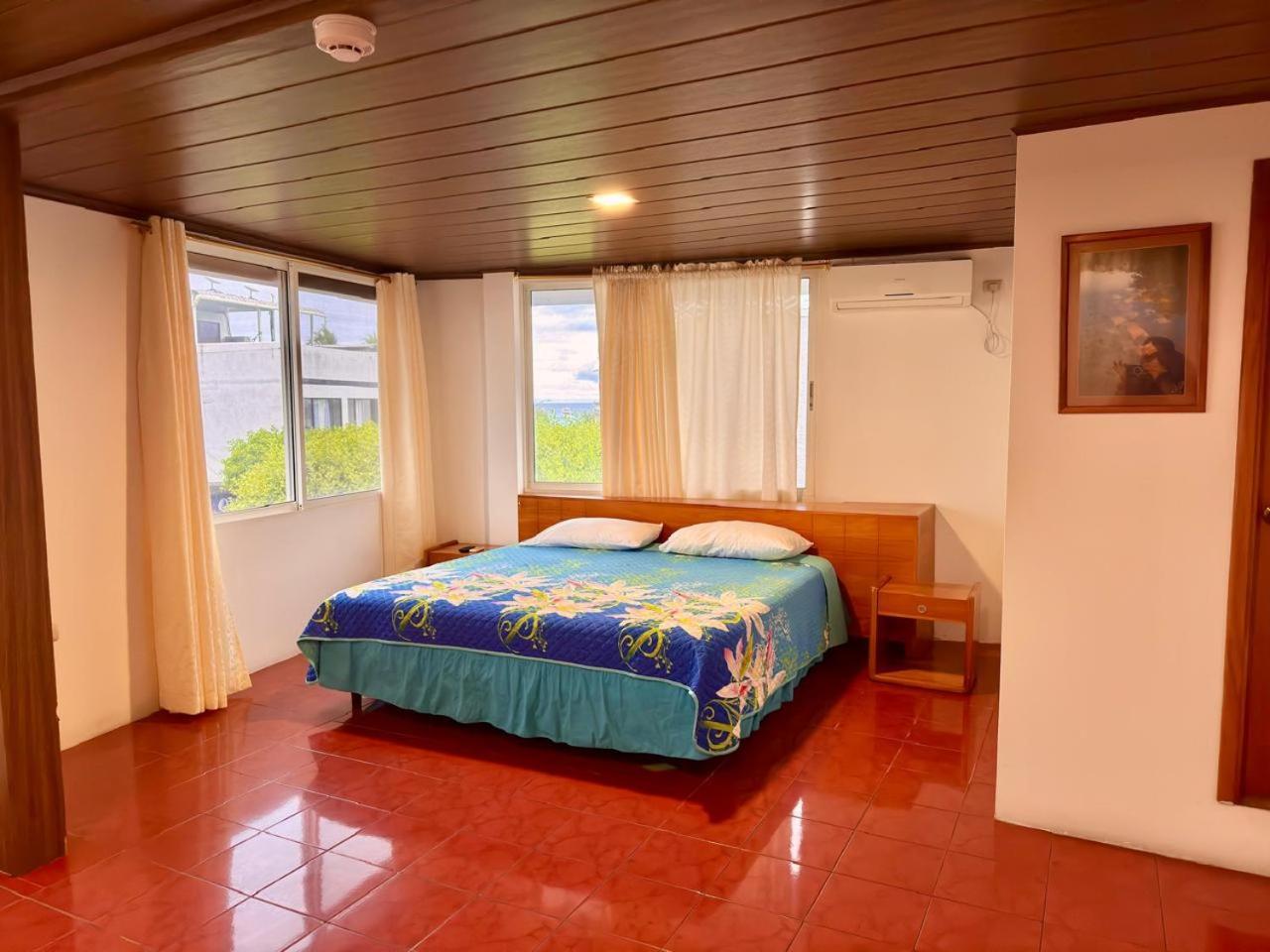 Hostal Muyuyo Puerto Ayora  Eksteriør billede