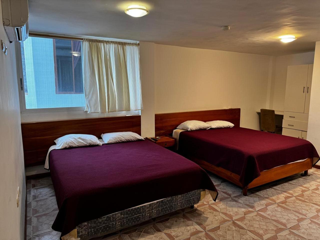 Hostal Muyuyo Puerto Ayora  Eksteriør billede