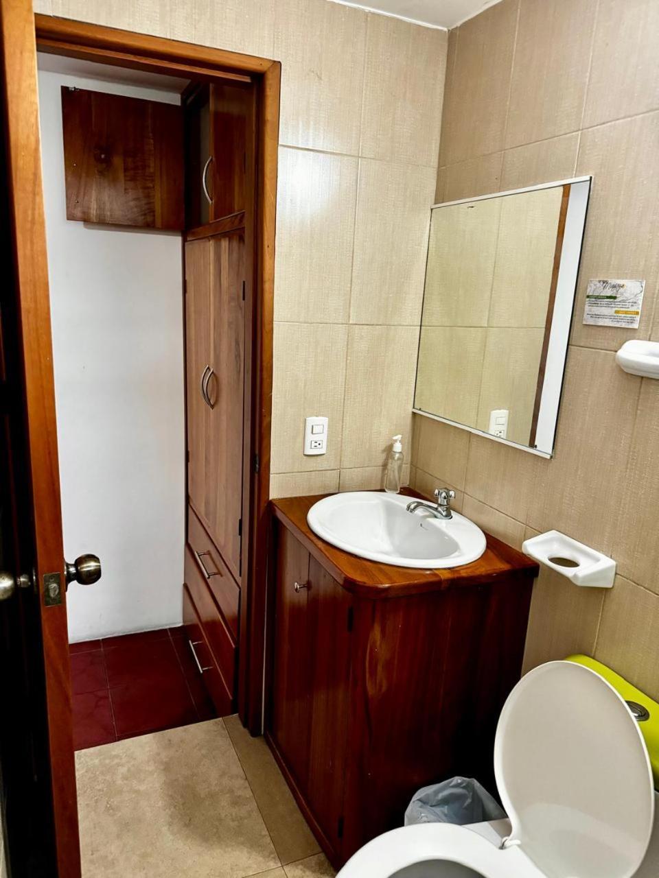 Hostal Muyuyo Puerto Ayora  Eksteriør billede