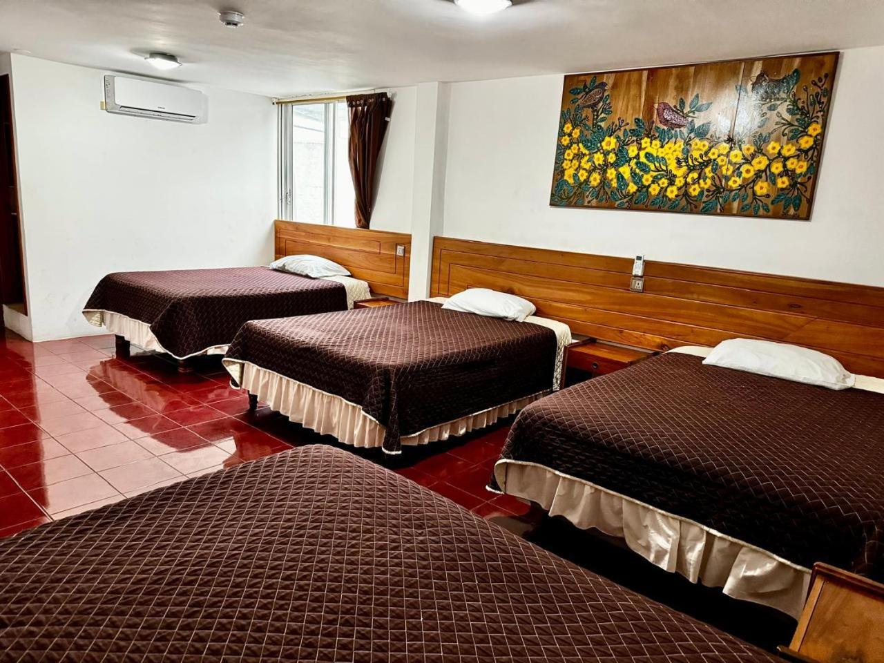 Hostal Muyuyo Puerto Ayora  Eksteriør billede