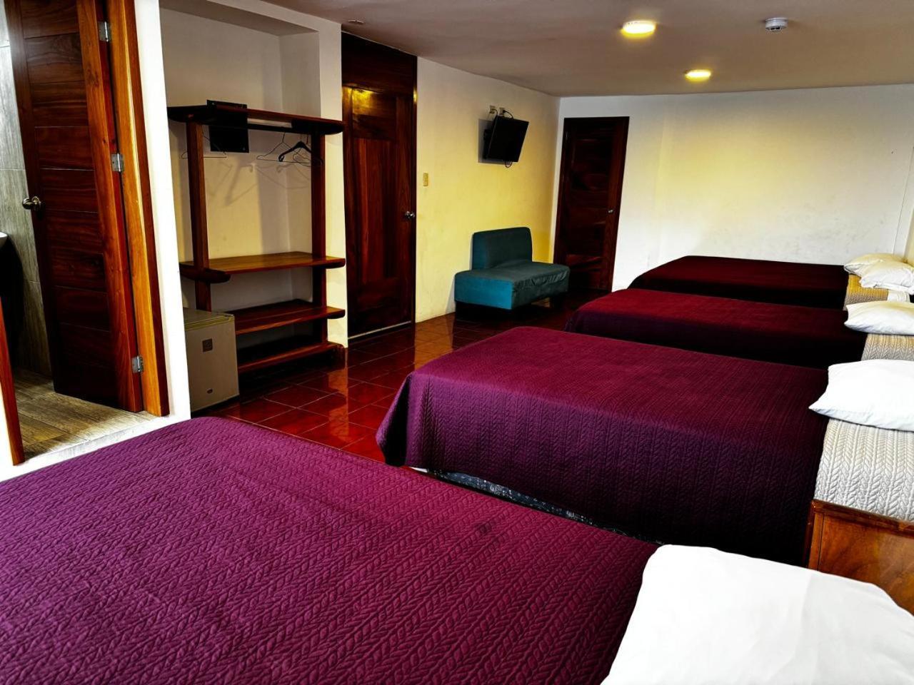 Hostal Muyuyo Puerto Ayora  Eksteriør billede