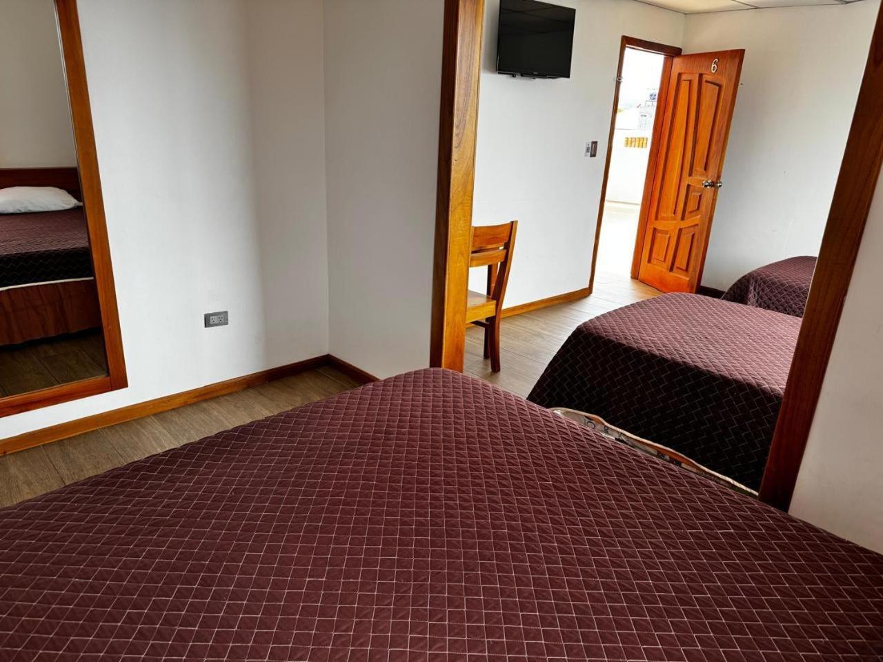 Hostal Muyuyo Puerto Ayora  Eksteriør billede
