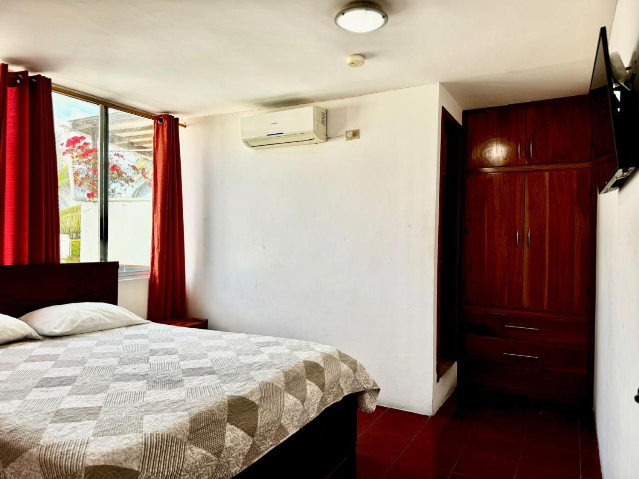 Hostal Muyuyo Puerto Ayora  Eksteriør billede