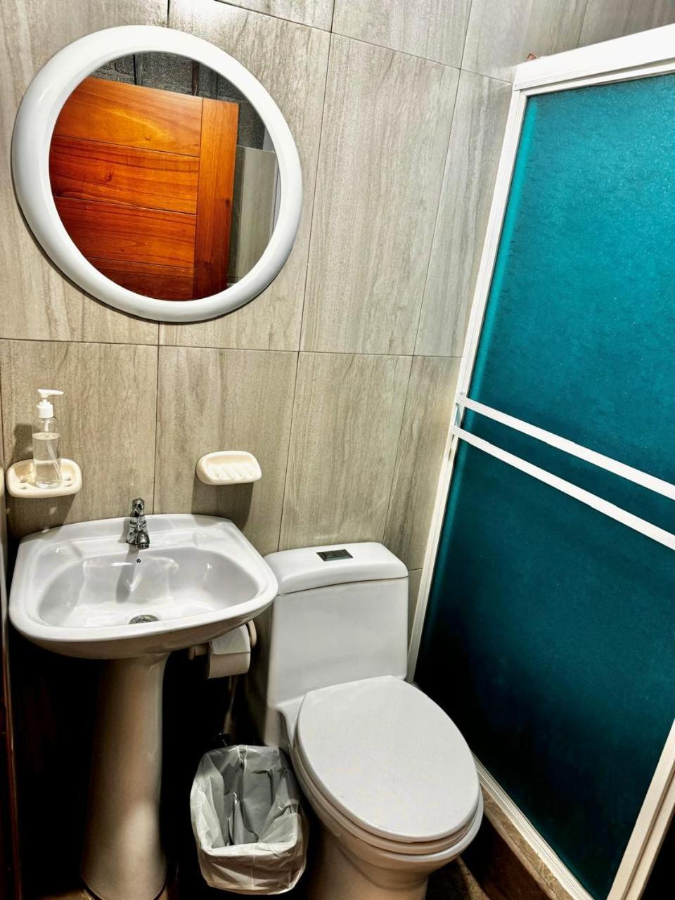 Hostal Muyuyo Puerto Ayora  Eksteriør billede