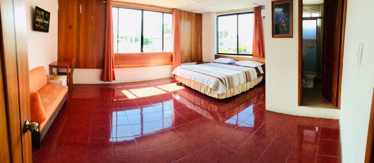 Hostal Muyuyo Puerto Ayora  Eksteriør billede